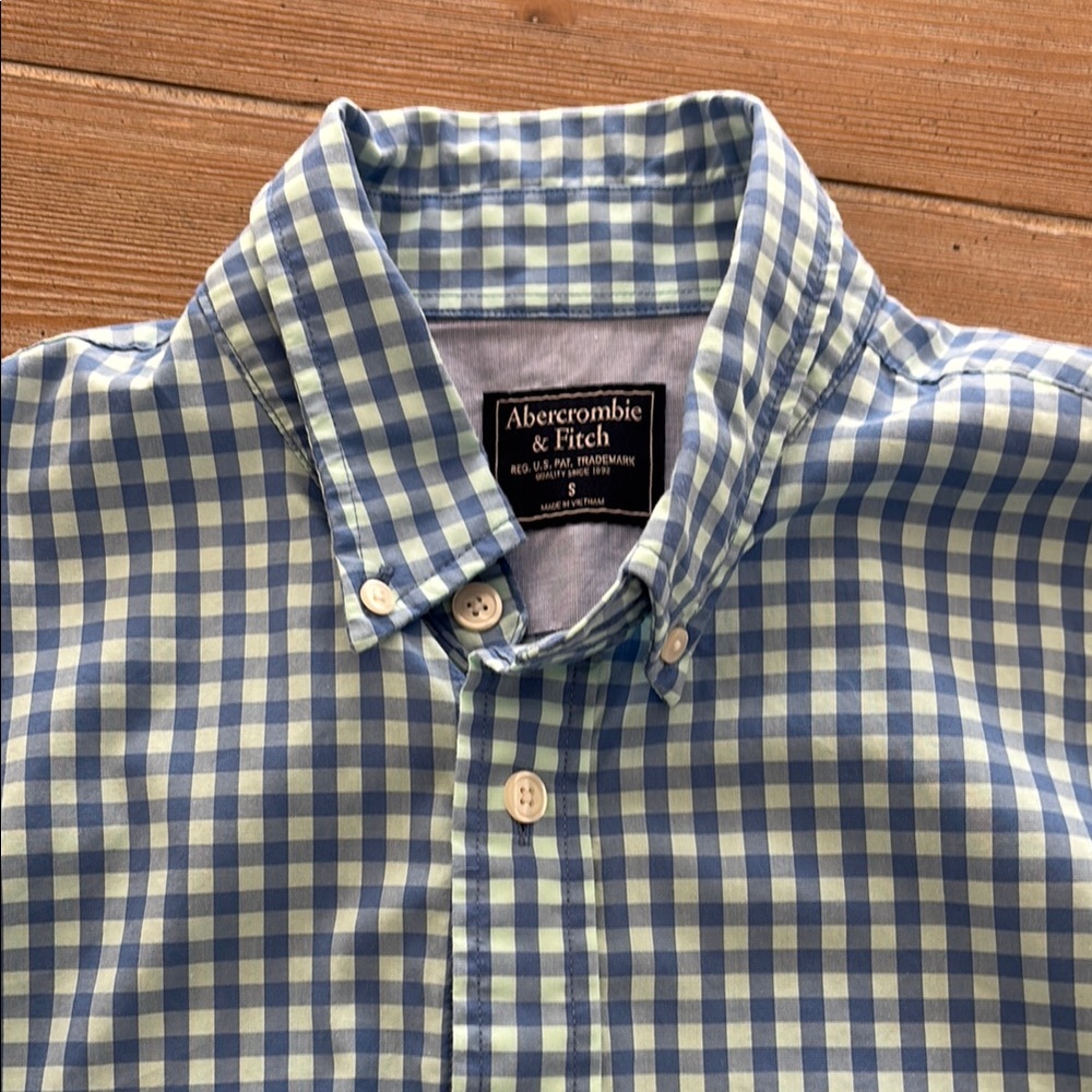 Never worn, perfect condition. Abercromb& Fitch Men's Blue and Green Plaid Shirt
